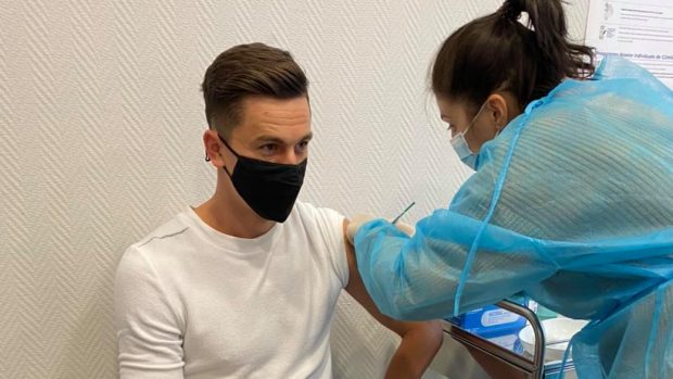 Fotbalistul Florin Gardoş, după ce s-a vaccinat: „Dacă au făcut o treabă aşa bună cu Xanax şi Viagra, nu văd de ce n-ar fi bun și vaccinul”