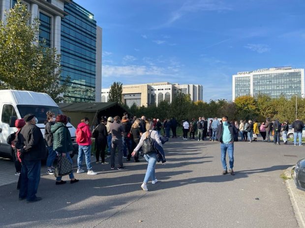 A doua zi a Maratonului Vaccinării din București. Câte persoane s-au imunizat până acum