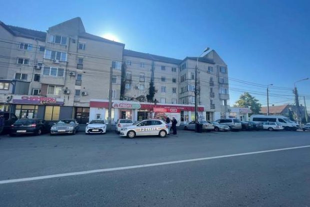 O fetiță de trei ani, la spital, după ce a căzut de la etajul patru al unui bloc din Timișoara