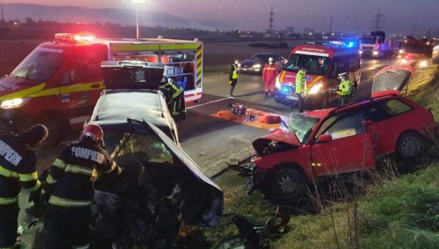 O persoană a murit și alte două, rănite, în urma unui accident produs în Alba