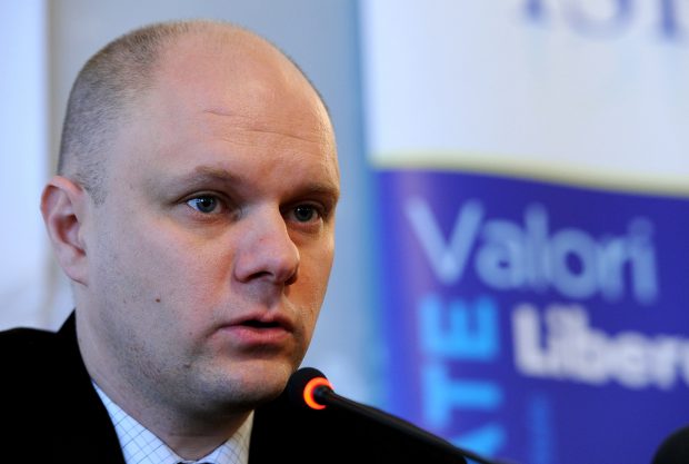 INTERVIU. Politologul Ioan Stanomir: Nu e exclus ca PSD să susțină un nou guvern Cîțu, ca să compromită definitiv PNL și pe Iohannis