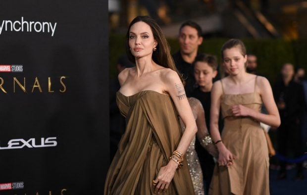 Angelina Jolie, apariție rară alături de copiii ei la premiera „Eternals”. Cum s-a îmbrăcat Shiloh, fiica în vârstă de 15 ani