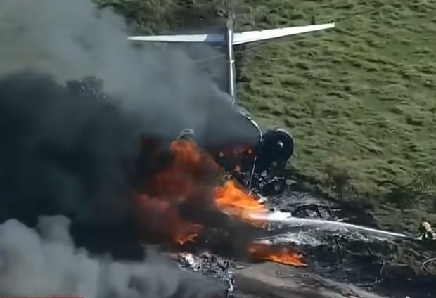 Avion prăbușit în Texas. Toți pasagerii au reușit să se salveze înainte ca aeronava să ia foc
