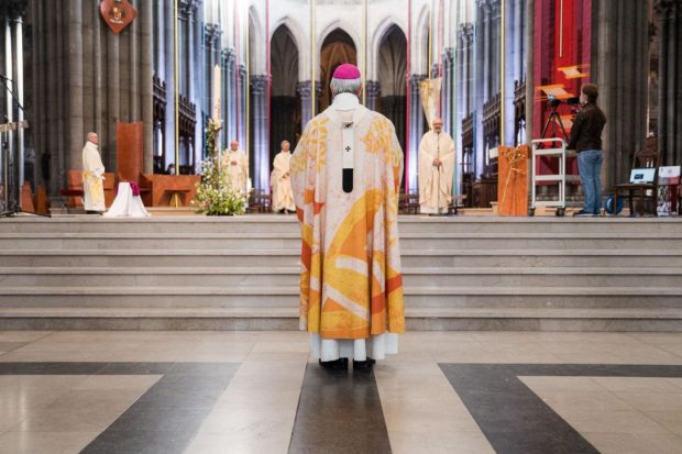 330.000 de copii, victime ale abuzurilor sexuale comise în Biserica Catolică din Franța, în ultimii 70 de ani