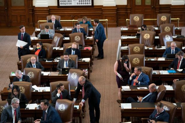 Fetele transgender nu pot participa la activităţi sportive şcolare, conform unui proiect votat de Camera Reprezentanţilor din Texas