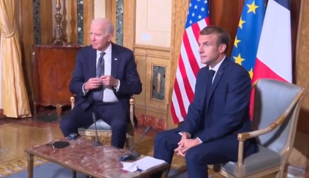 Joe Biden, către Emmanuel Macron, la Roma: „Ceea ce am făcut a fost făcut cu stângacie şi nu cu multă eleganţă”