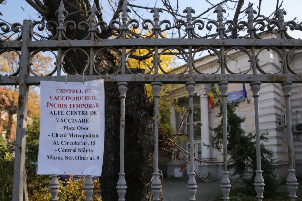 Cum se făcea vaccinarea fictivă la centrul din Sectorul 2: datele vaccinaților, înlocuite cu cele ale nevaccinaților