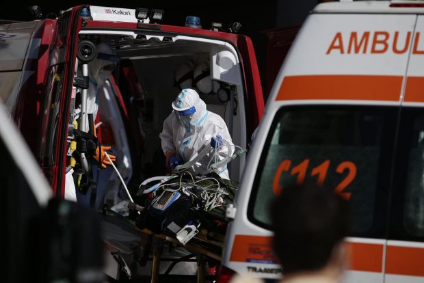 Sute de apeluri la Ambulanța Galați de la cei infectați cu COVID. Manager: Suntem depășiți de situație
