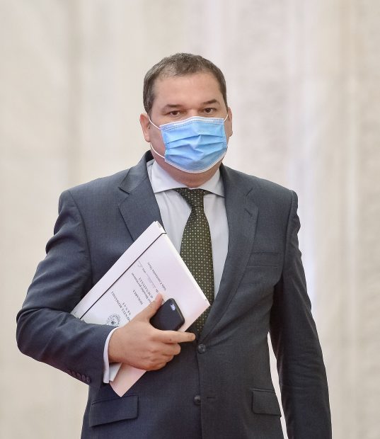 Anchetă a Ministerului Sănătății privind adeverințe false folosite de medici pentru a nu îngriji bolnavi de Covid