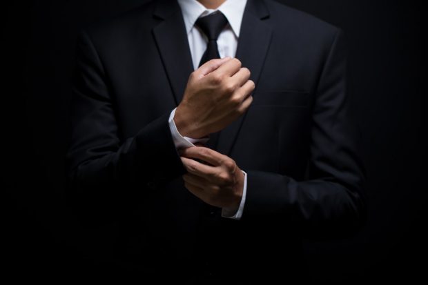 Cum să te îmbraci pentru un interviu pentru a-ți crește șansele?