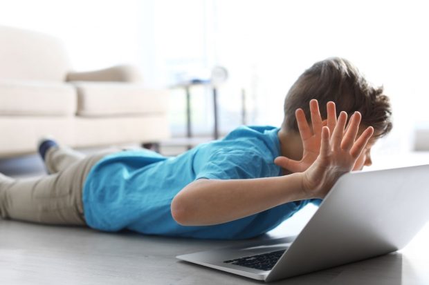 Ce este cyberbullying-ul si cum ne protejăm de agresorii din mediul online