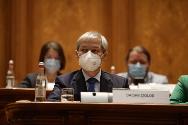 Dacian Cioloș propune partidelor politice să împartă împreună campania de vaccinare: „Disputa dintre noi a ideologizat vaccinarea”