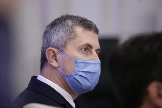 Barna îl numește pe Florin Roman „un soldat mincinos și obraznic” și spune că ar trebui să își dea demisia după dezvăluirile privind plagiatul