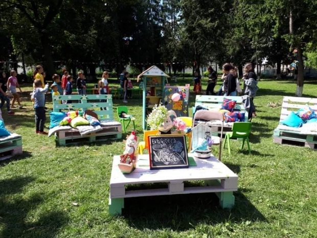 Dans, muzică și matematică distractivă. Rețeta prin care o bibliotecară din Iași reușește să-i cucerească pe micii cititori