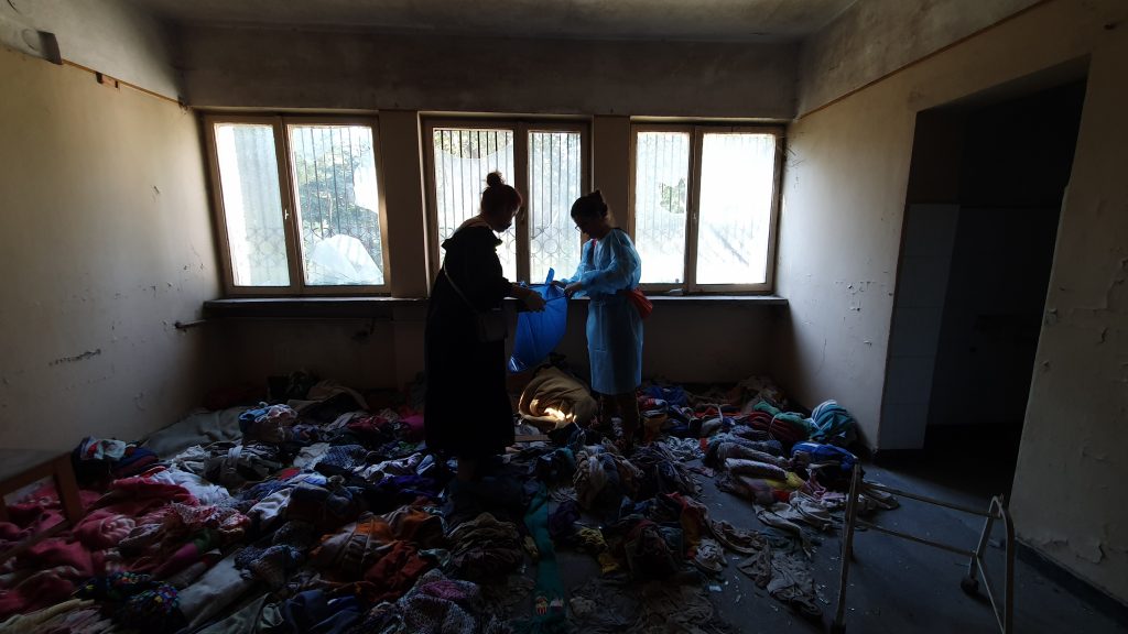 „Când ești supraviețuitorul unui orfelinat, faptul că încă poți zâmbi e un succes”. Muzeul care arată rana abandonului în România