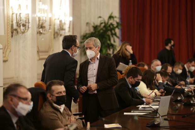 Zi decisivă în criza politică. Guvernul Cioloș, la votul din Parlament