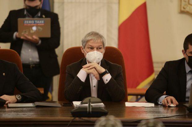 Guvernul Cioloș poate deveni azi al doilea din istoria României care pică votul de învestitură. Care este precedentul