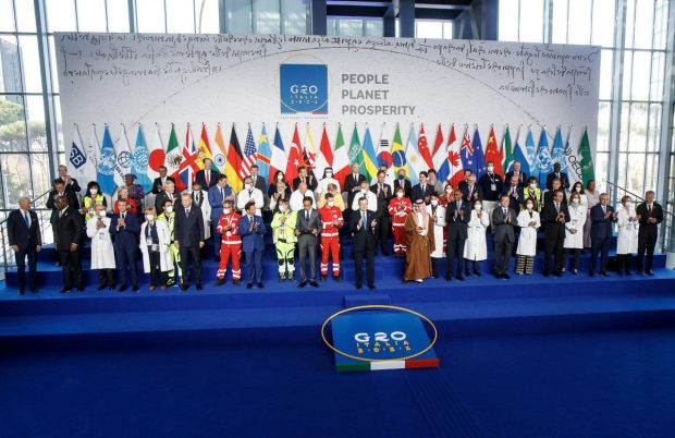 Summit-ul G20 de la Roma. „Fotografie de familie” cu cadrele medicale implicate în lupta cu pandemia. Principalele subiecte de pe agendă