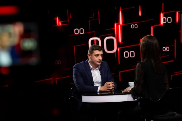 George Simion, liderul AUR, invitat la „40 de întrebări cu Denise Rifai”: „Aveți conștiința împăcată când vedeți numărul morților de Covid?”
