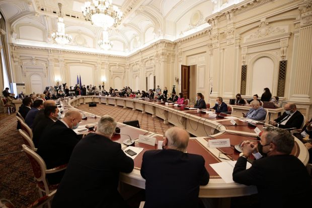 LIVETEXT. Miniștrii propuși de Cioloș, la votul din comisiile de specialitate. Șapte audiați, un singur aviz pozitiv