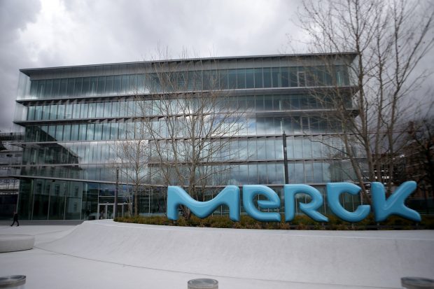 Compania Merck anunță că a dezvoltat o pastilă anti-COVID care reduce la jumătate riscul de spitalizare și deces