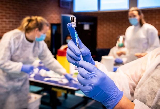 Cardinalul Lucian Mureşan: „Biserica îi îndeamnă pe fiii săi la vaccinare”
