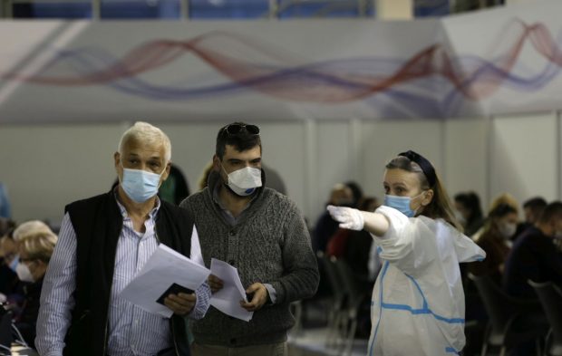 Rușii merg în număr mare în Serbia, pentru a se vaccina cu seruri aprobate de OMS. „Am făcut Pfizer pentru că vrem să călătorim”