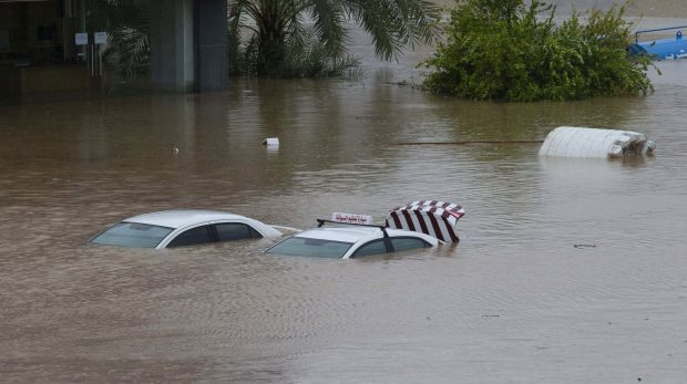 Cel puțin patru morți, străzi inundate și mii de oameni evacuați în Oman, în urma ciclonului tropical Shaheen