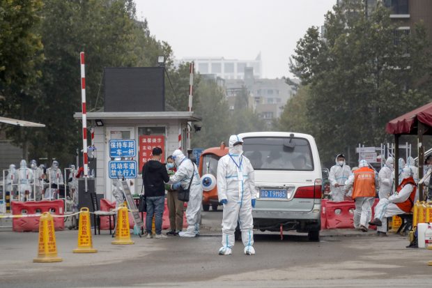 China anunță carantină în mai multe zone, după confirmarea a 100 de cazuri COVID