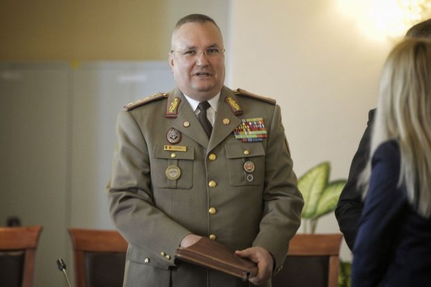 Ciucă premier: până acum am pus grade pe umăr campaniei de vaccinare, DSP-urilor și unor spitale, acum vrem să militarizăm tot Guvernul