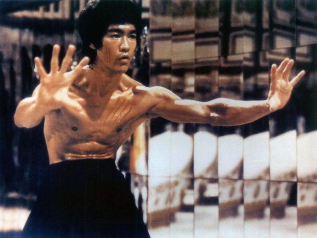 O tragedie rară, dar cu repetiție. Cazul lui Alec Baldwin amintește de moartea fiului lui Bruce Lee
