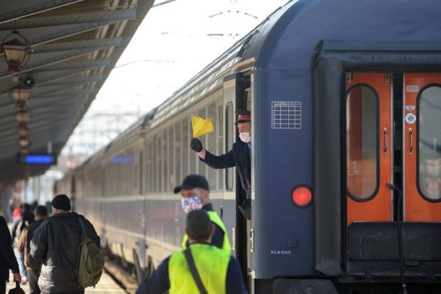 Ce se întâmplă cu trenurile duminică, 31 octombrie 2021, între orele 3.00 și 4.00, când se trece la ora de iarnă