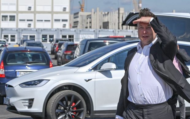 Tesla valorează acum peste o mie de miliarde de dolari. La ce sumă uriașă a ajuns averea lui Elon Musk