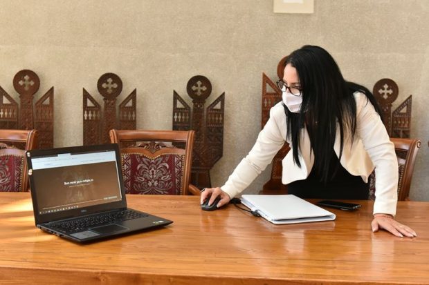 Doar unu din cinci profesori este pregătit pentru predarea online, anunță ministrul Educației