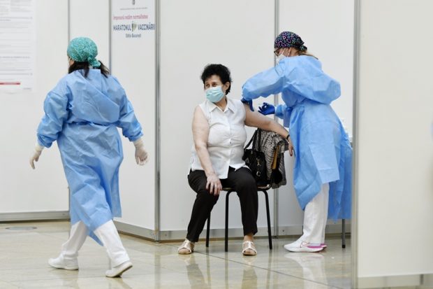 Pentru prima oară, mai multe persoane s-au vaccinat anti-COVID cu doza 1 decât cu doza 3