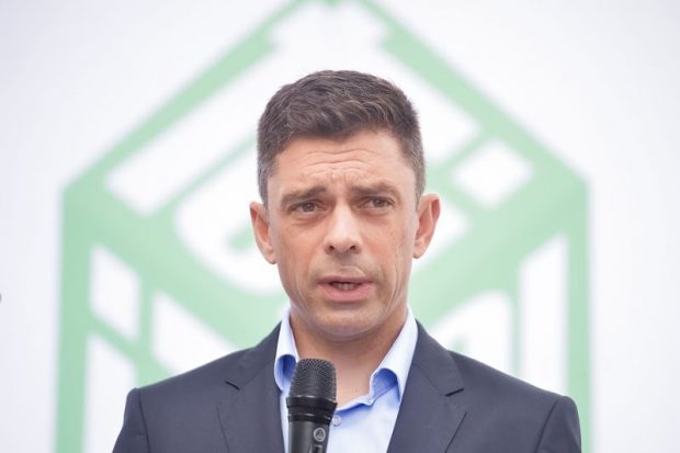 Eduard Novak, apel la vaccinare anti-COVID: „Bunica mea a murit, pe tata l-am salvat în ultima secundă”