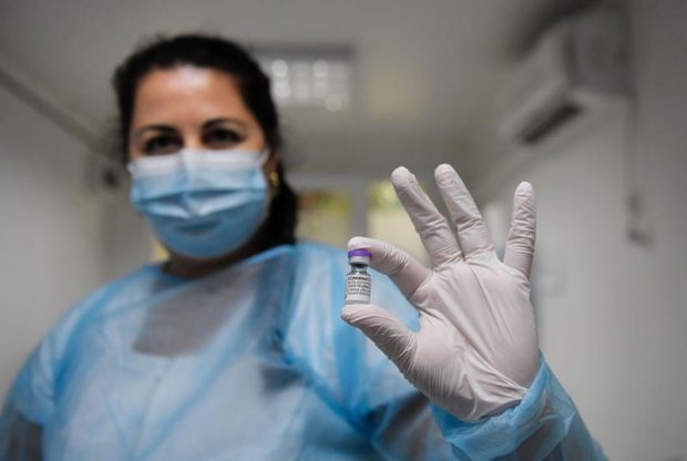 O nouă tranșă de 335.200 de doze de vaccin Moderna sosește vineri în România
