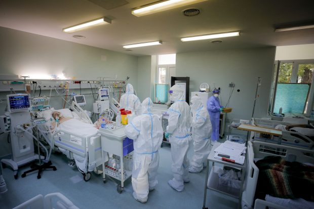 Încă o zi fără paturi de ATI libere în România pentru pacienții cu COVID-19