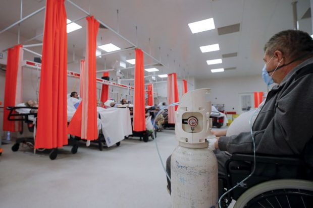 Toate paturile de la ATI din țară pentru pacienții bolnavi de COVID-19 sunt ocupate