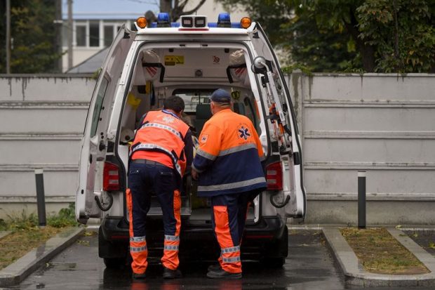 O adolescentă de 16 ani din Argeș a murit la școală, după ce i s-a făcut rău. Poliția a deschis o anchetă