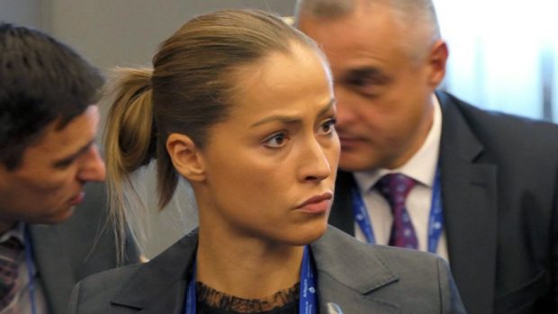 „Zeița mafiei” din Serbia. Cum l-a acoperit Dijana Hrkalovici, fost secretar de stat în Ministerul de Interne de la Belgrad, pe un nemilos interlop sârb