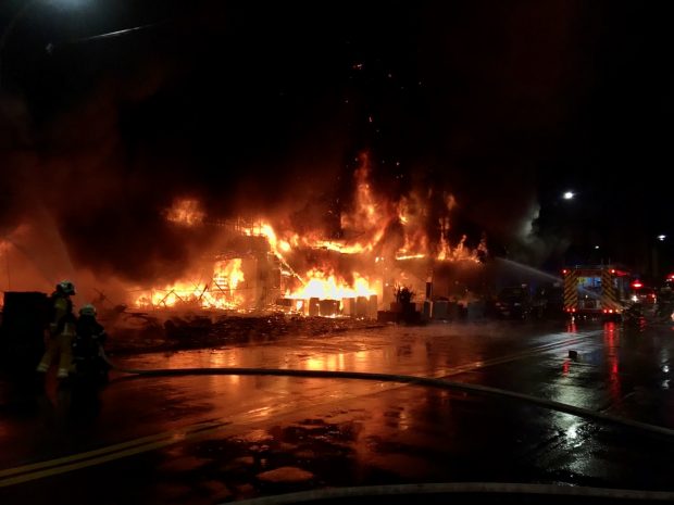 Cel puțin 46 de morți și zeci de răniți, într-un incendiu care a cuprins o clădire de 13 etaje din Taiwan