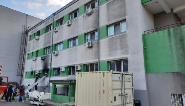 Incendiu la Spitalul din Constanța: unitatea tocmai încheiase un contract cu o firmă de consultanță în situații de urgență. „I-am învățat să folosească extinctoarele”