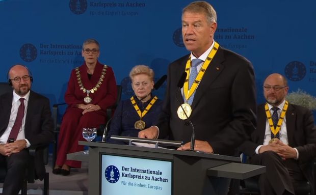 Klaus Iohannis, la primirea Premiului „Carol cel Mare”: Integrarea României în Schengen ar trebui să fie un obiectiv al UE