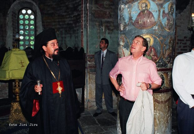 Interviu cu Jiří Jírů, fotograful oficial al lui Václav Havel: „Când ieşea în public, uneori era ca la circ. Toţi voiau poze cu el”