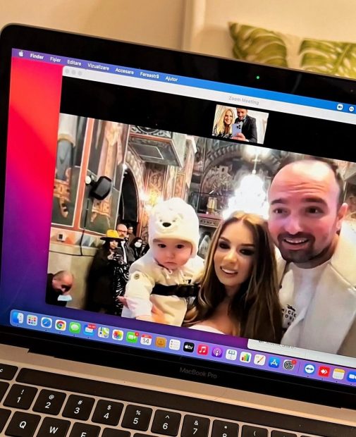Mihai Morar, premieră la 40 de ani: a nășit online, apoi a mâncat sarmale la costum și papion