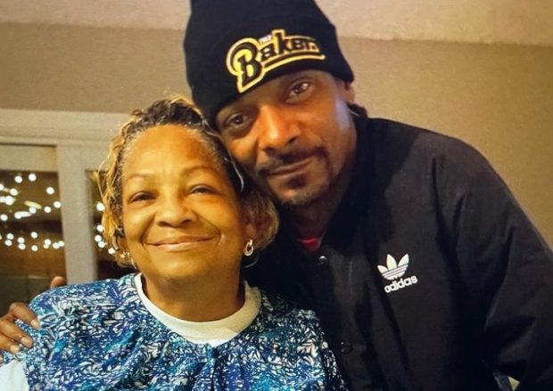 Mama lui Snoop Dogg a murit la 70 de ani. Mesajul rapperului: „Doamne, mi-ai dat un înger pe post de mamă”