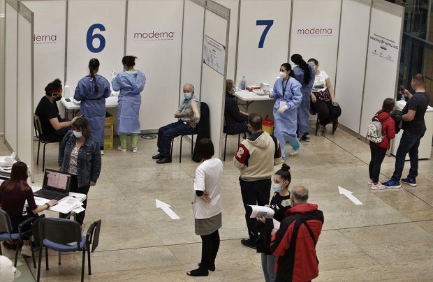 Nou record al imunizărilor cu prima doză. Numărul celor care au primit schema completă se apropie de 6 milioane