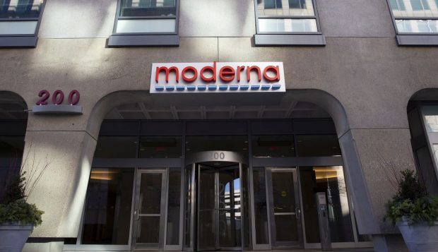 Fondatorii Moderna au intrat în topul miliardarilor, în vreme ce compania e criticată pentru că nu distribuie vaccinul în țările sărace