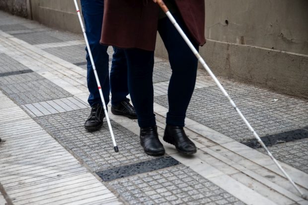 Un elev cu COVID de la un liceu de nevăzători din Târgu Frumos a fost trimis acasă cu trenul